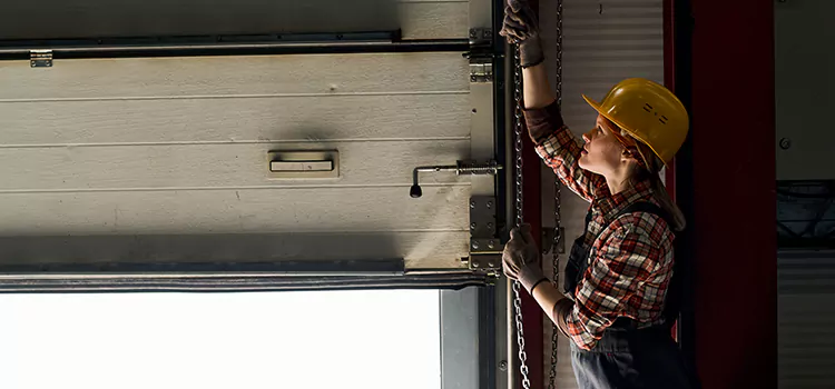 Addressing Common Garage Door Stoppage Issues in Town n Country, FL